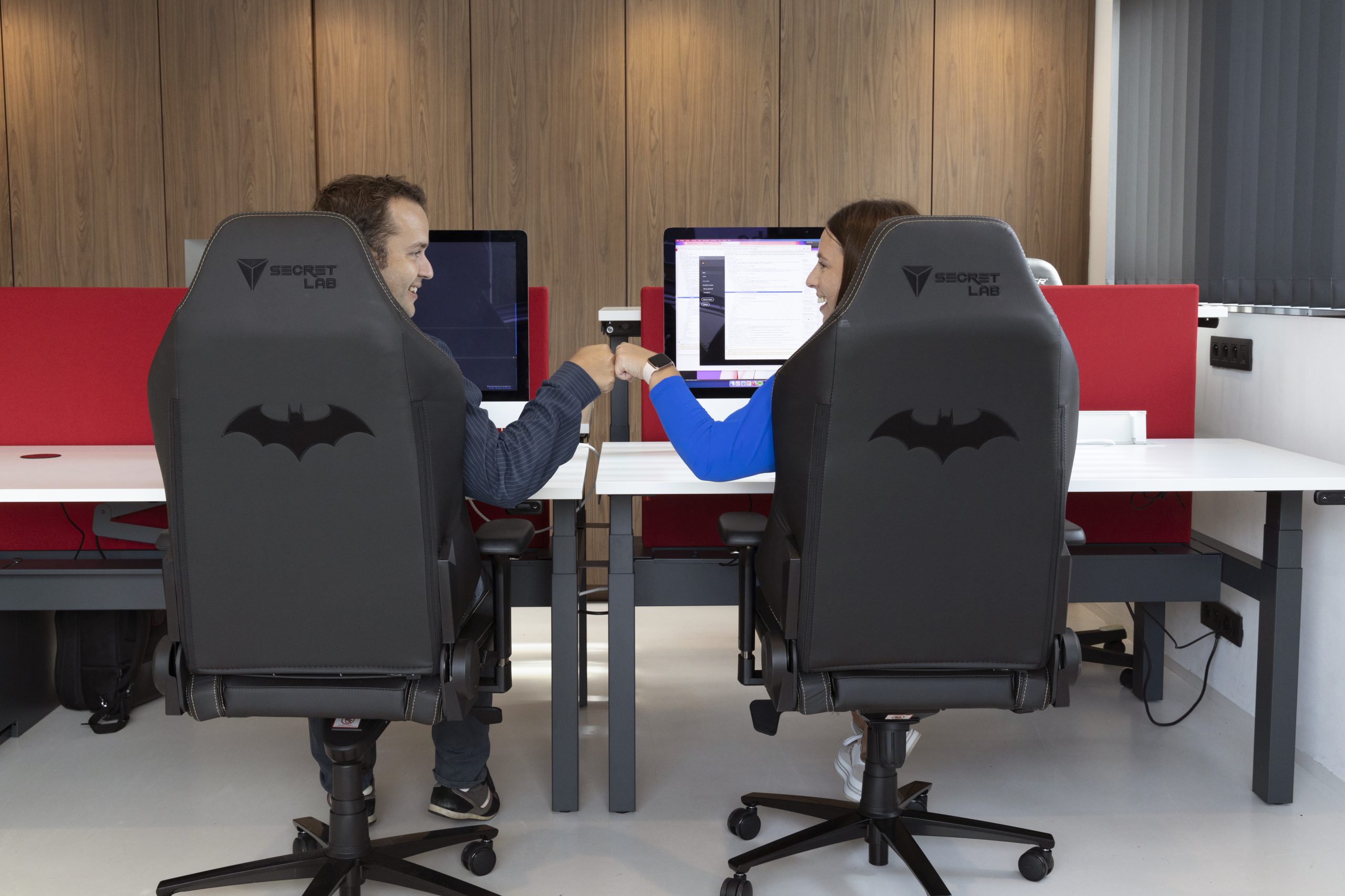 Betrokkenheid op de werkvloer stimuleren? Meet Batman & Robin!